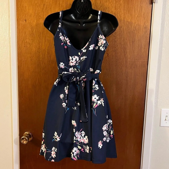 Blue & Floral Dress - Picture 10 of 12